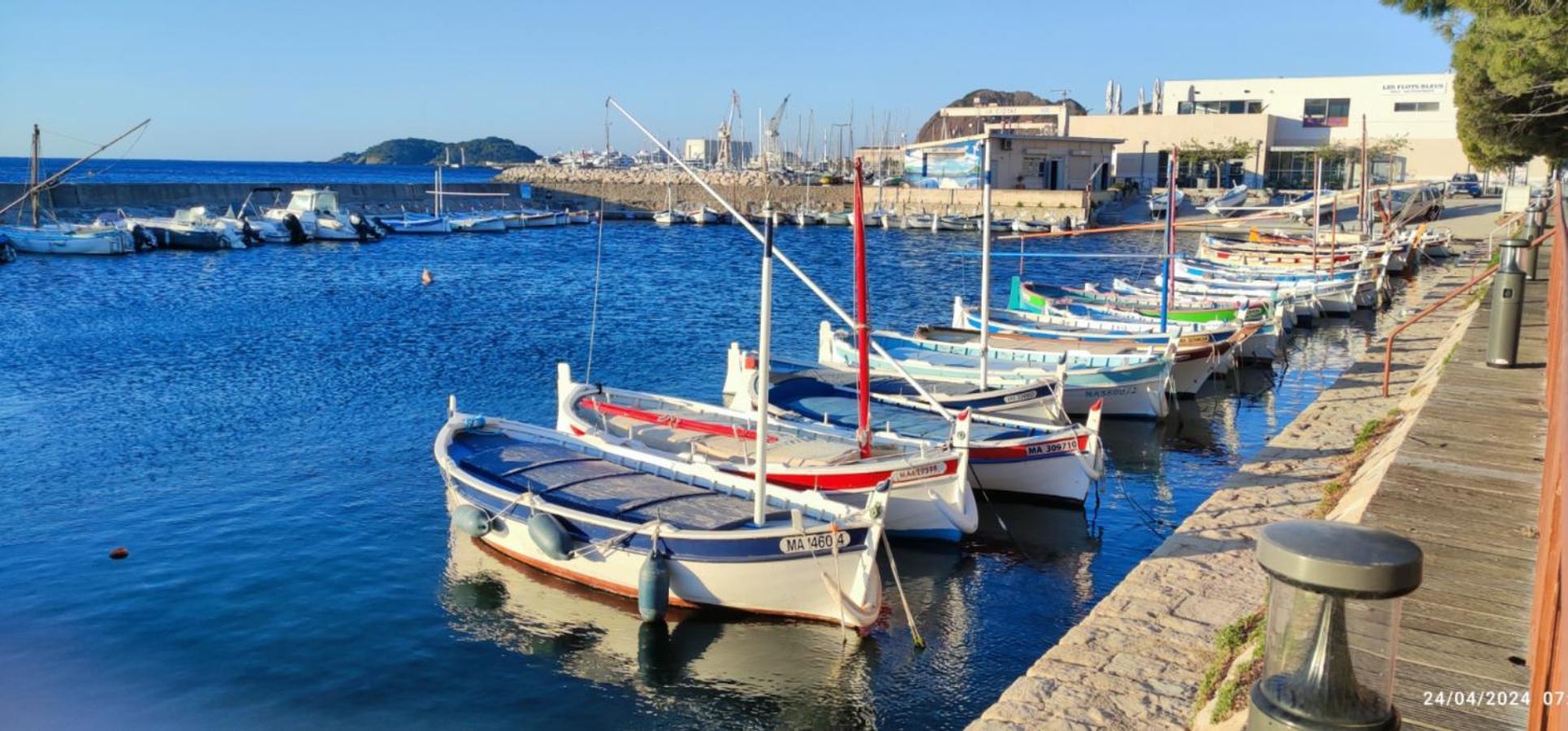 Logement Climatise Avec Jardin Et Parking Pour 2 Personnes En Bord De Plage La Ciotat Luaran gambar